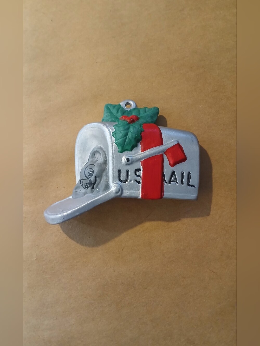 Vintage-Style Ceramic Christmas ornament